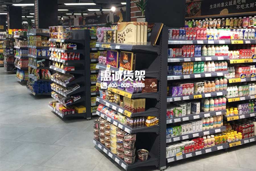 广州鸿荃超市零食区货架